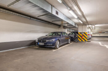 Samostatné parkovací místo bez sousedů - Prodej bytu 3+kk v osobním vlastnictví 111 m², Praha 5 - Smíchov