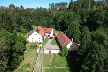 pohled na areál mlýnu - Prodej ubytovacího zařízení 550 m², Strmilov