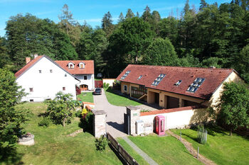 pohled na areál mlýnu - Prodej ubytovacího zařízení 550 m², Strmilov