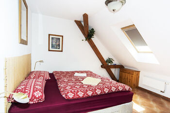 jeden z apartmánů k pronájmu - Prodej ubytovacího zařízení 550 m², Strmilov
