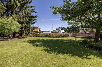 Prodej pozemku 623 m², Nelahozeves