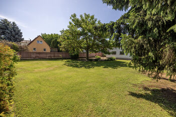 Prodej pozemku 623 m², Nelahozeves