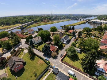 Prodej pozemku 623 m², Nelahozeves
