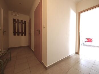 Pronájem bytu 1+1 v osobním vlastnictví 50 m², Nupaky
