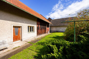 přední část domu - Prodej domu 450 m², Slavětín nad Metují