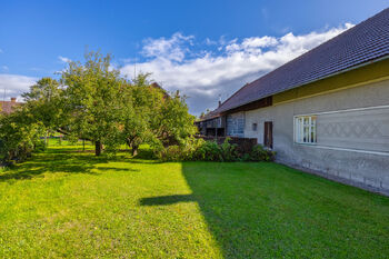 zadní část domu - Prodej domu 450 m², Slavětín nad Metují