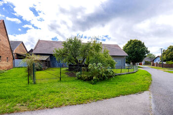 pozemek je průjezdný - Prodej domu 450 m², Slavětín nad Metují