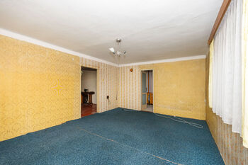 pokoj v 1.NP. - Prodej domu 450 m², Slavětín nad Metují