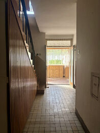 chodba domu - Prodej domu 450 m², Slavětín nad Metují