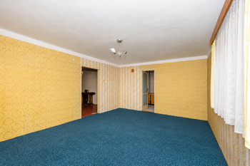pokoj v 1.NP. - Prodej domu 450 m², Slavětín nad Metují