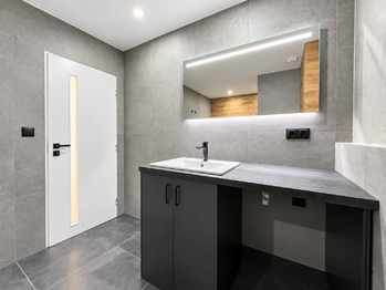 Koupelna - Pronájem bytu 3+kk v osobním vlastnictví 56 m², Most