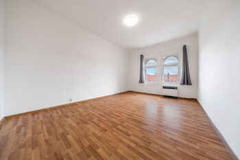 Pronájem bytu 2+1 v družstevním vlastnictví 73 m², Praha 8 - Karlín