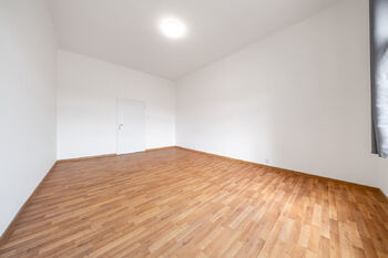 Pronájem bytu 2+1 v družstevním vlastnictví 73 m², Praha 8 - Karlín