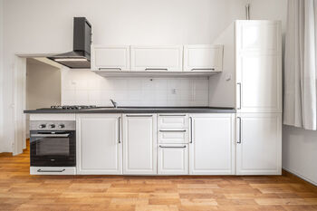 Pronájem bytu 2+1 v družstevním vlastnictví 73 m², Praha 8 - Karlín