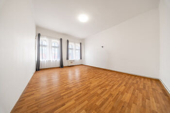 Pronájem bytu 2+1 v družstevním vlastnictví 73 m², Praha 8 - Karlín