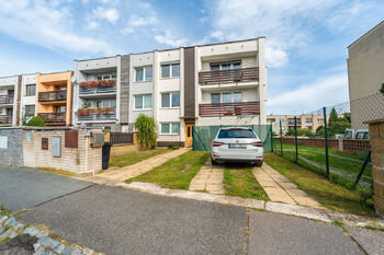 Parkovací místo - Prodej bytu 3+kk v osobním vlastnictví 88 m², Praha 9 - Újezd nad Lesy