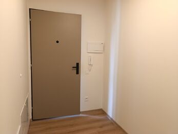 chodba - Pronájem bytu 3+kk v osobním vlastnictví 72 m², Bystřany