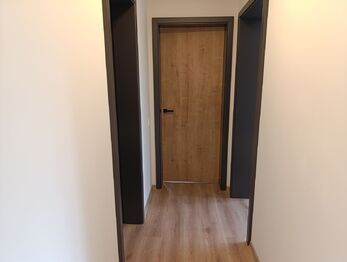 chodba - Pronájem bytu 3+kk v osobním vlastnictví 72 m², Bystřany