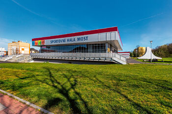 Sportovní hala přes ulici - Prodej bytu 1+1 v osobním vlastnictví 38 m², Most