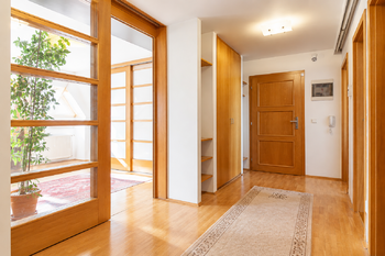 Chodba - Pronájem bytu 4+kk v osobním vlastnictví 134 m², Praha 3 - Žižkov