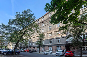 Venkovní pohled na dům - Pronájem bytu 4+kk v osobním vlastnictví 134 m², Praha 3 - Žižkov
