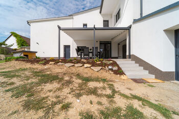 Prodej domu 428 m², Chvalatice