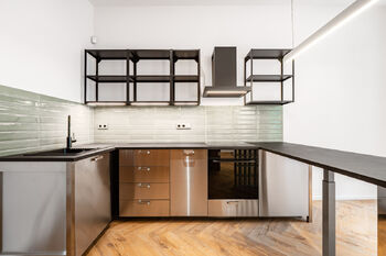 Kuchyň - Pronájem bytu 1+kk v osobním vlastnictví 45 m², Praha 10 - Vršovice