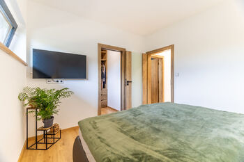 ložnice - Prodej domu 180 m², Černuc