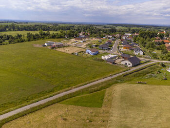 Prodej pozemku 4264 m², Uhersko