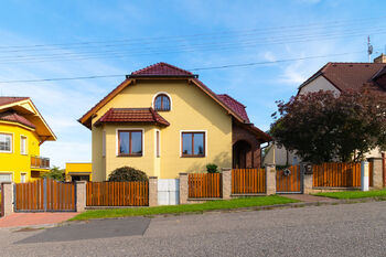 Prodej domu 207 m², Starý Plzenec
