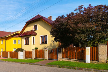 Prodej domu 207 m², Starý Plzenec