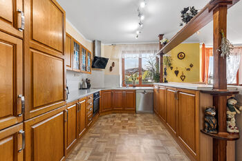 Prodej domu 207 m², Starý Plzenec