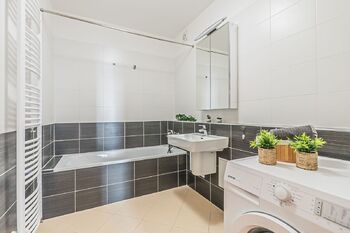 Prodej bytu 3+kk v osobním vlastnictví 67 m², Praha 5 - Hlubočepy