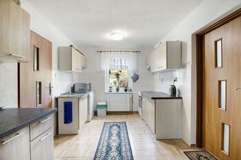 Prodej domu 292 m², Dobkovice