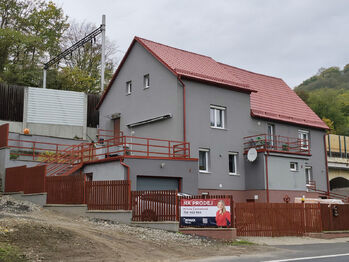 Prodej domu 292 m², Dobkovice