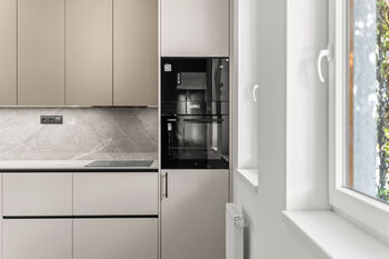 detail kuchyň 2 - Prodej bytu 2+kk v osobním vlastnictví 40 m², Praha 8 - Libeň
