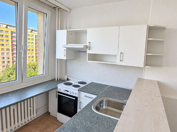 Kuchyň - Pronájem bytu 2+kk v osobním vlastnictví 63 m², Praha 8 - Kobylisy