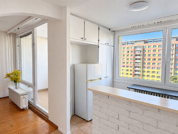 Kuchyň - Pronájem bytu 2+kk v osobním vlastnictví 63 m², Praha 8 - Kobylisy