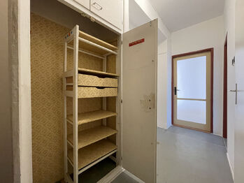 Prodej bytu 2+1 v osobním vlastnictví 50 m², Praha 9 - Hloubětín