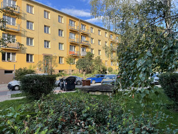Prodej bytu 2+1 v osobním vlastnictví 50 m², Praha 9 - Hloubětín