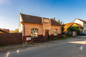 Prodej domu 350 m², Tišice