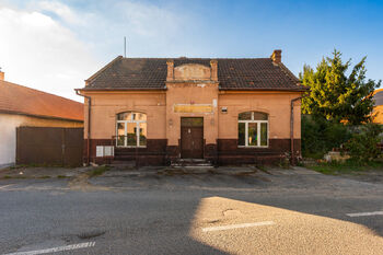 Prodej domu 350 m², Tišice