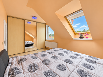 Ložnice - Prodej bytu 2+kk v družstevním vlastnictví 59 m², Benátky nad Jizerou