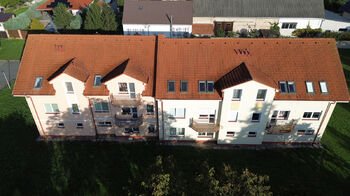 Pohled na dům - Prodej bytu 2+kk v družstevním vlastnictví 59 m², Benátky nad Jizerou
