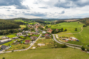 Prodej pozemku 1183 m², Obory