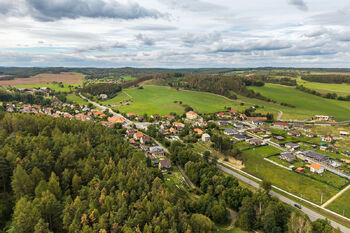 Prodej pozemku 1183 m², Obory