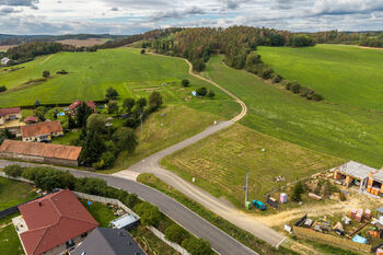 Prodej pozemku 1183 m², Obory