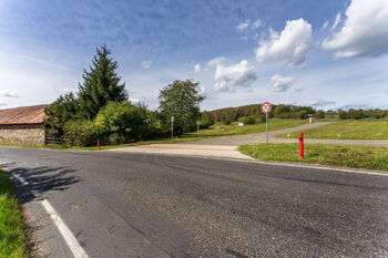 Prodej pozemku 1183 m², Obory