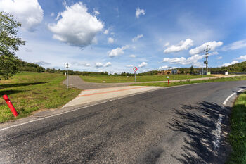 Prodej pozemku 1183 m², Obory