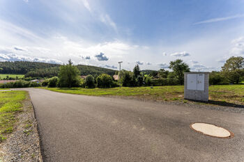 Prodej pozemku 1183 m², Obory